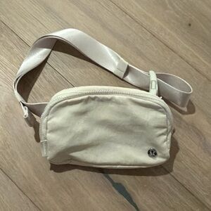 New!! Lululemon Cream Belt Bag
